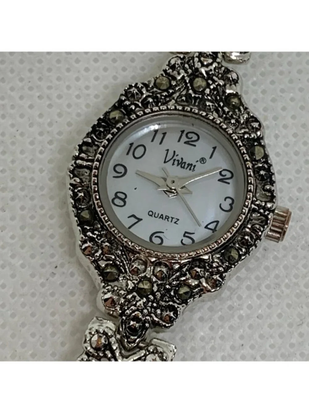 Vintage Vivani Women’s Marcasite watch 20mm quartz analog mop dial running